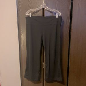 Ponte knit wide leg capri pants